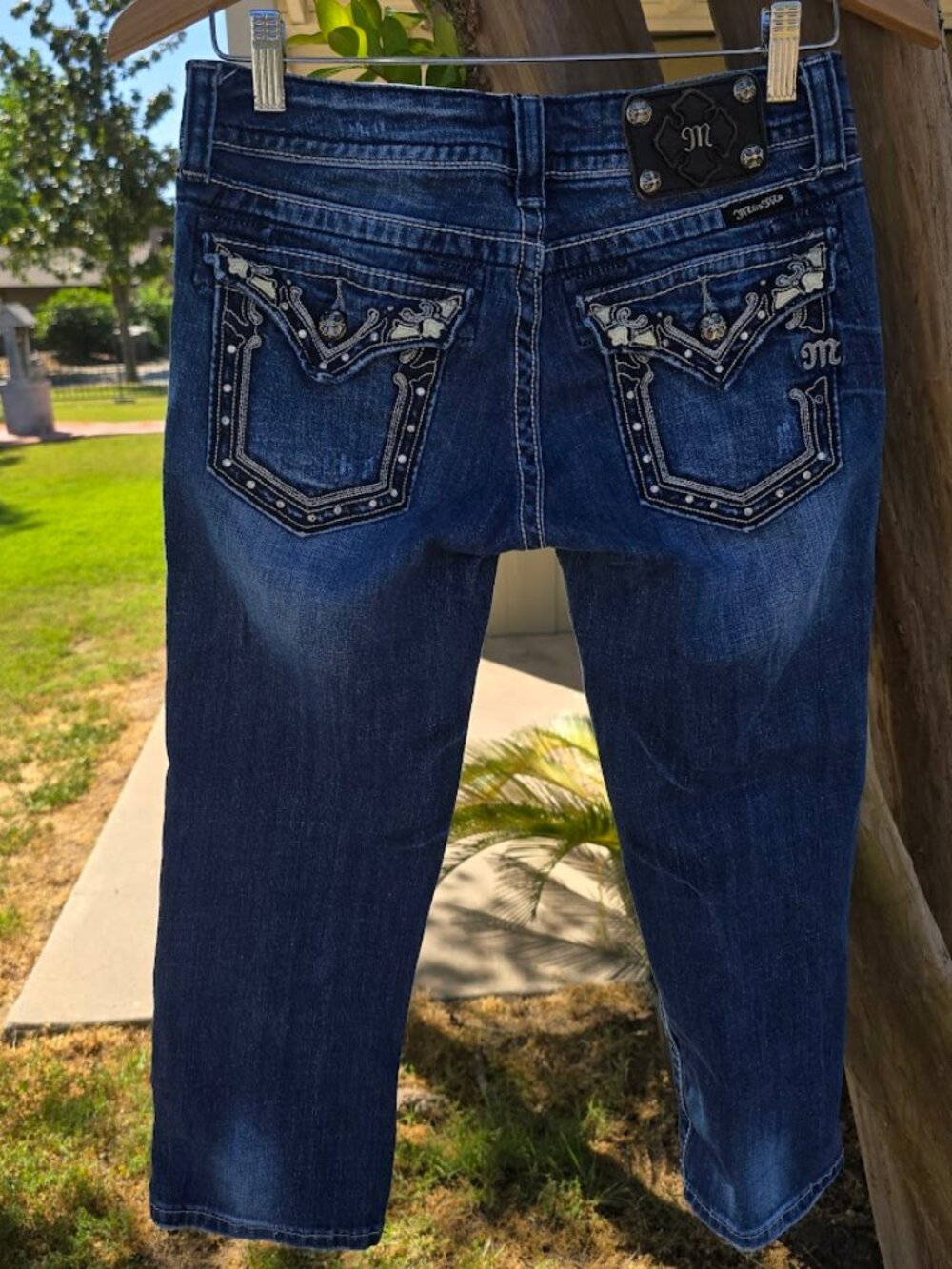 Miss Me Women's JP5434P Capri Jeans (dark wash), size 28. Western Bling Capri